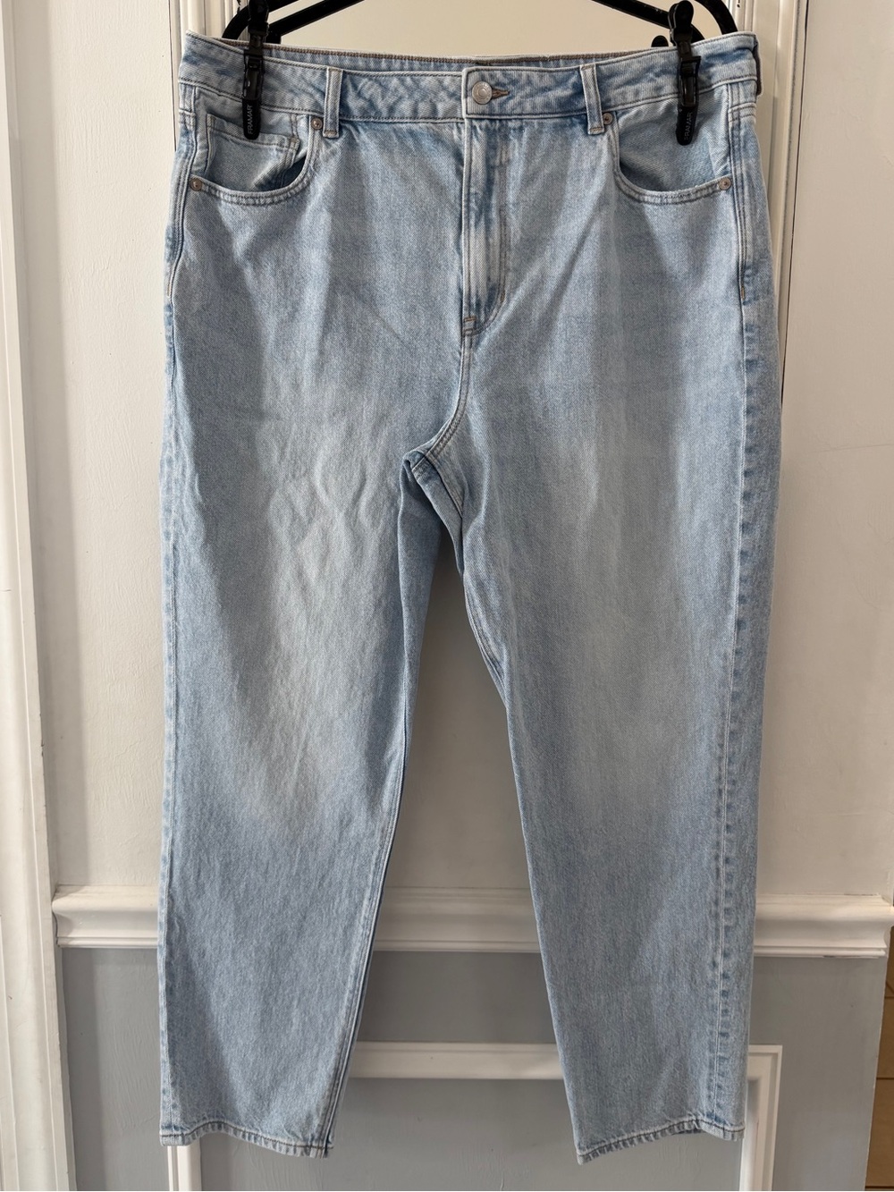 American Eagle Women’s Strigid Straight Leg Jeans